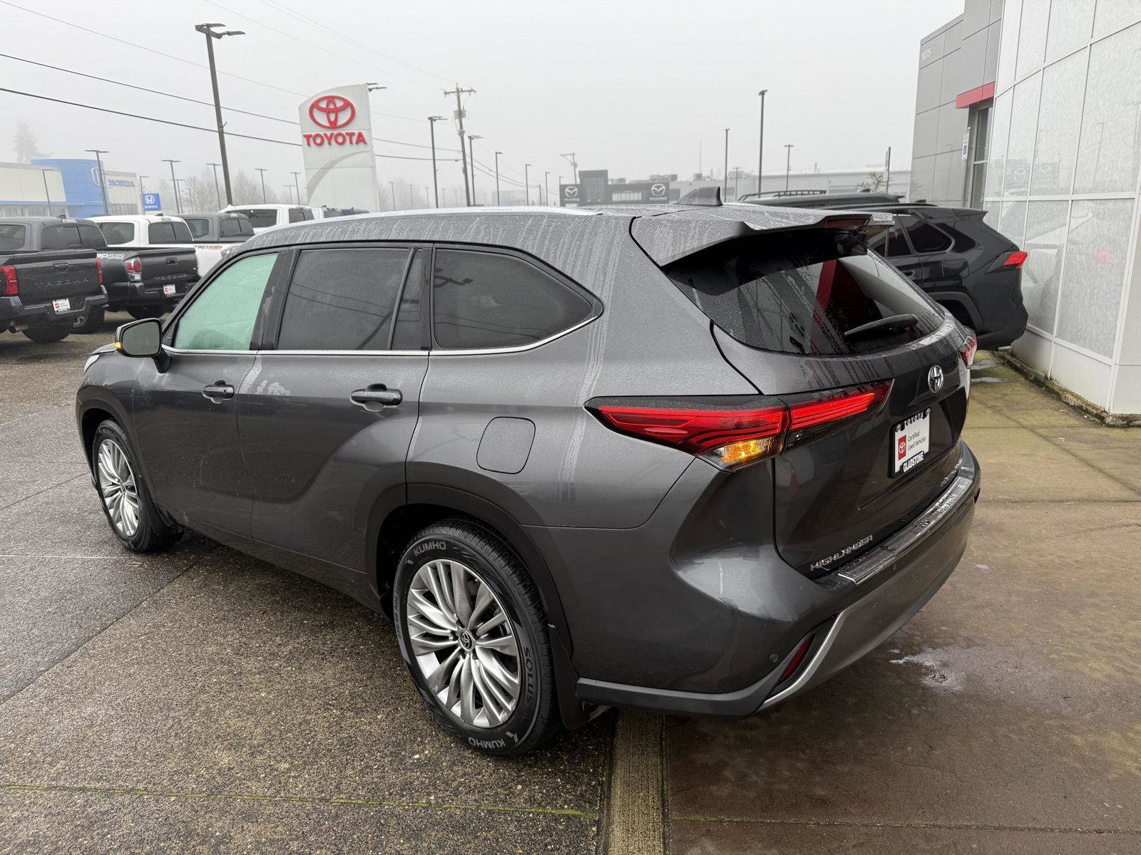 Certified 2022 Toyota Highlander Platinum image 4