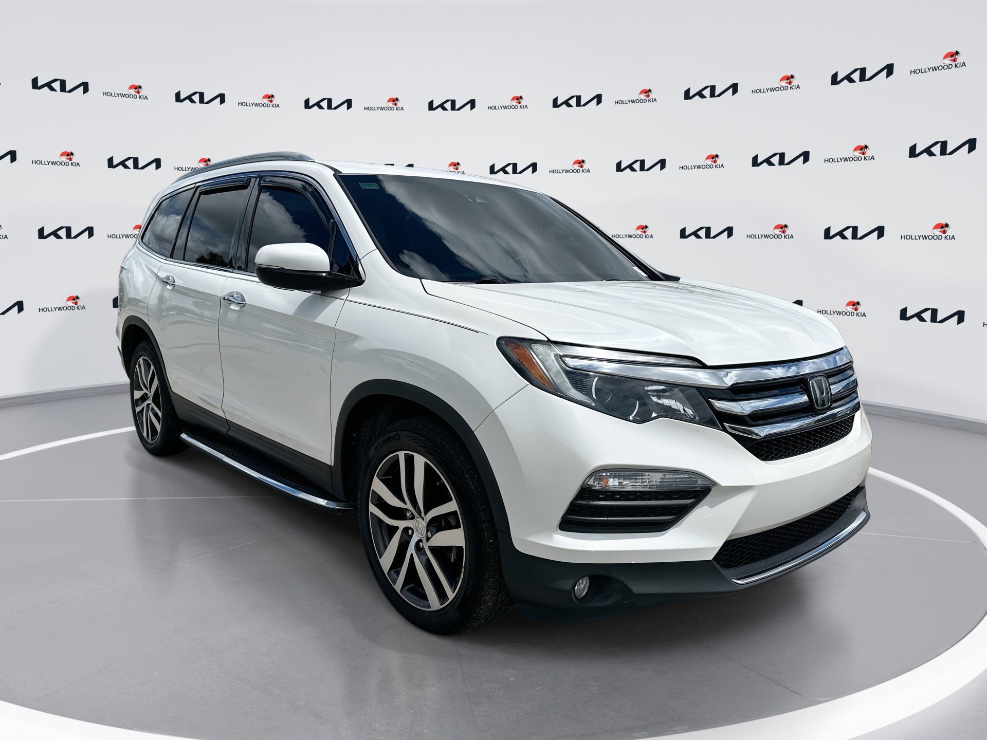 Used 2018 Honda Pilot Elite image 1