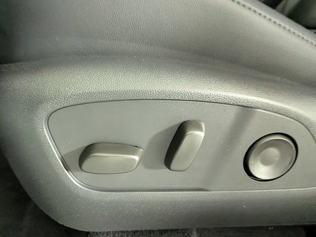 New 2026 GMC Acadia Elevation w/ Elevation Premium Package image 17