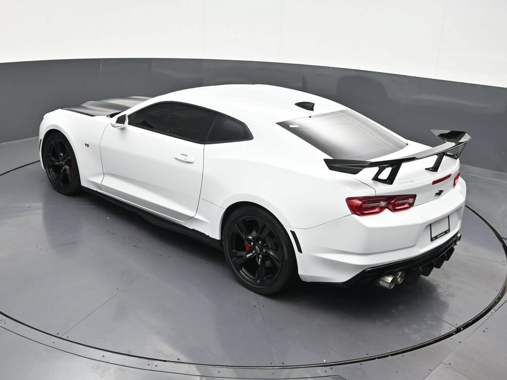 Used 2021 Chevrolet Camaro LT RWD image 18