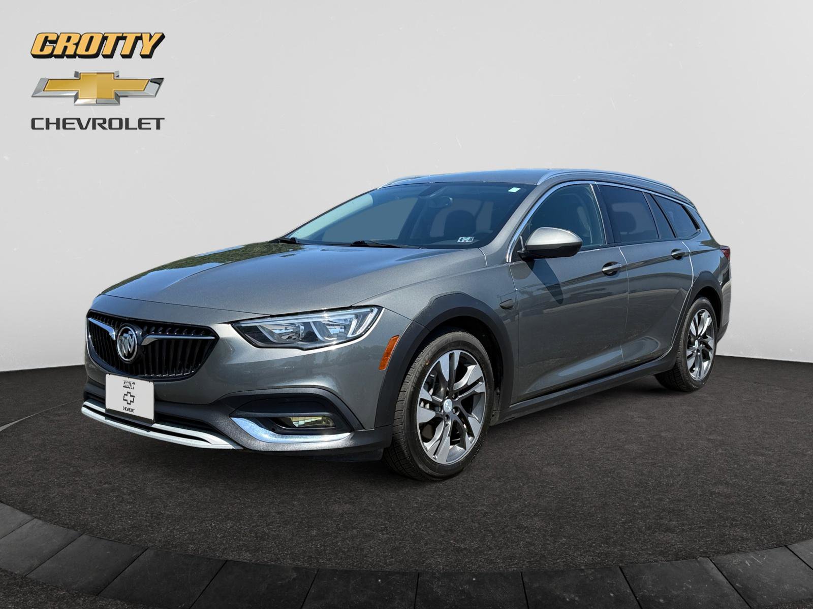 Used 2018 Buick Regal Essence w/ Sights and Sounds Package