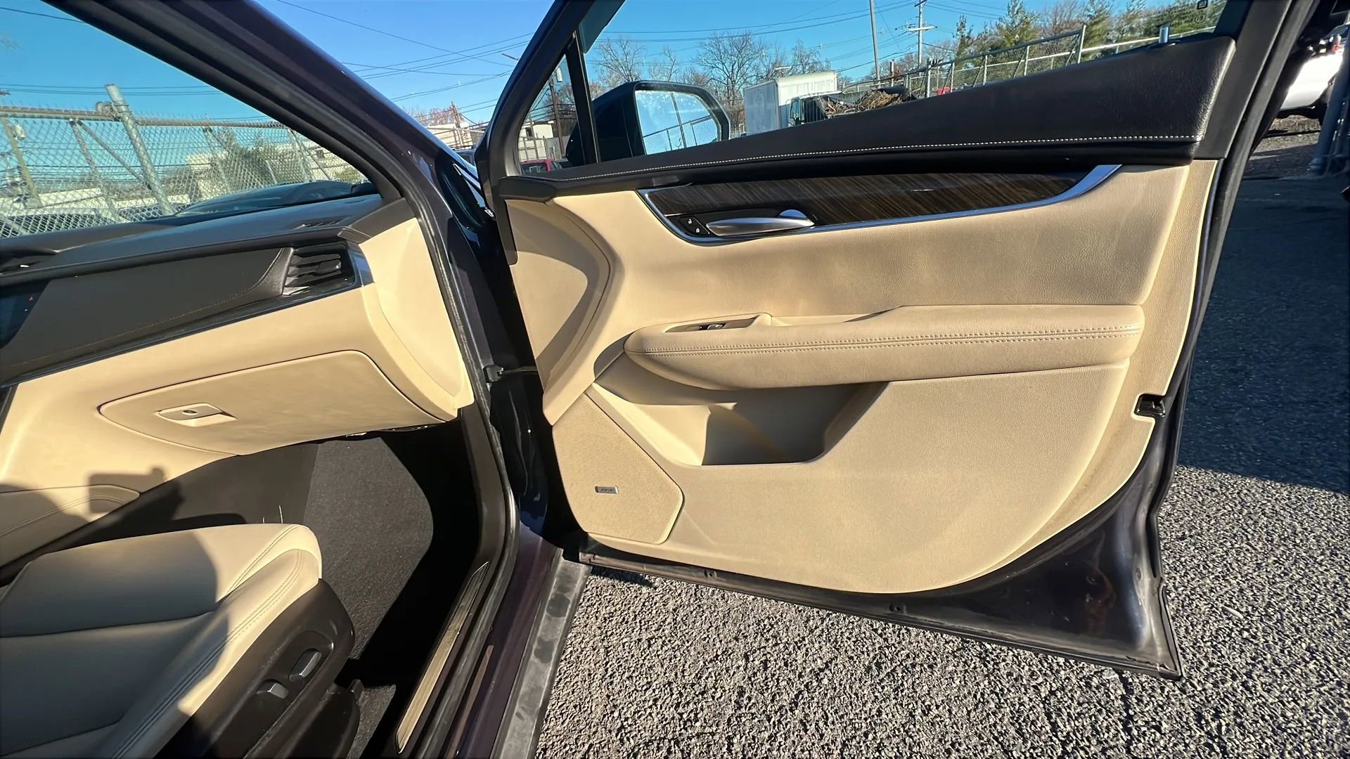 Used 2019 Cadillac XT5 FWD image 30