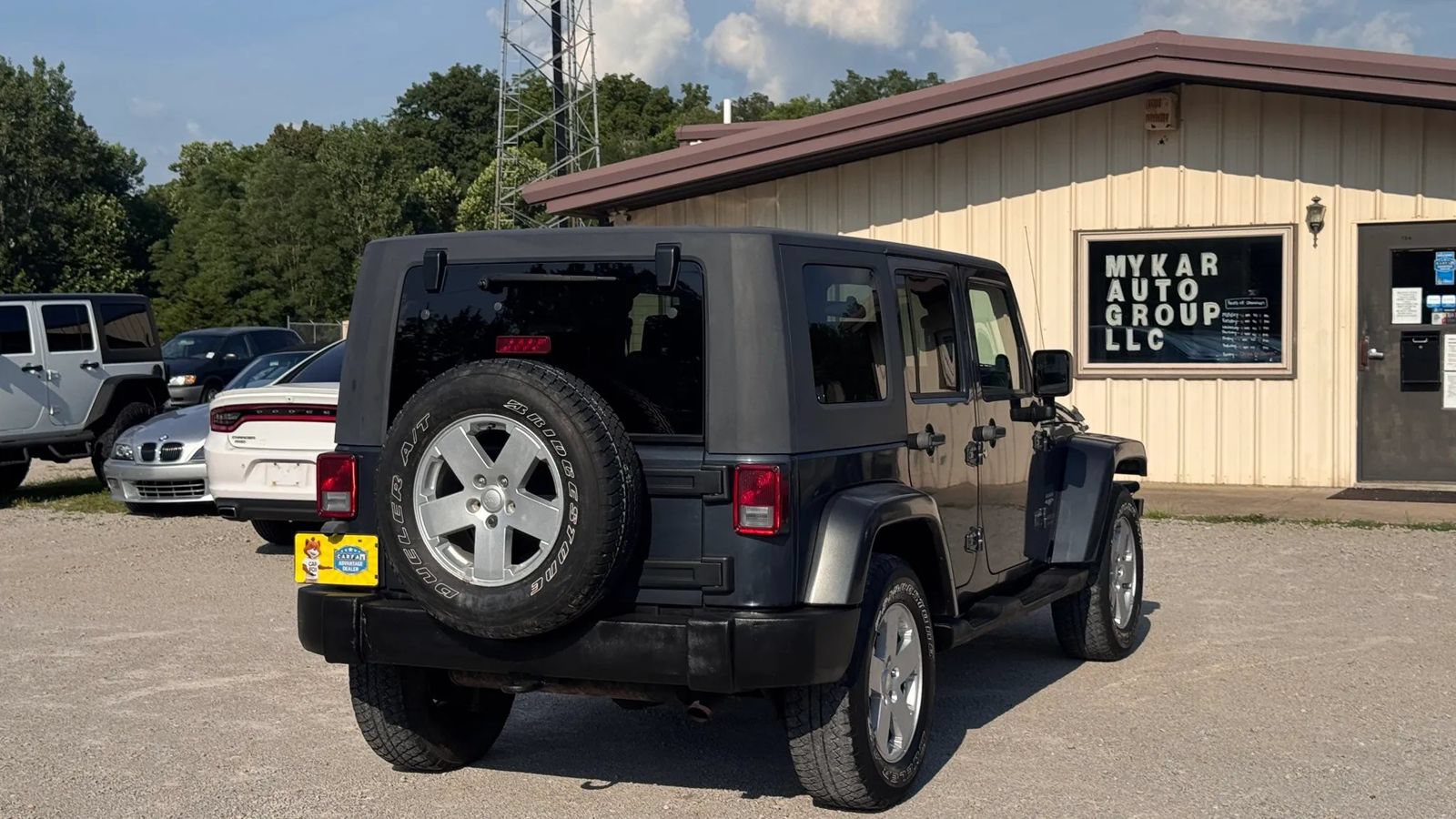 Used 2007 Jeep Wrangler Unlimited Sahara w/ Dual Top Group AWD/4WD image 11
