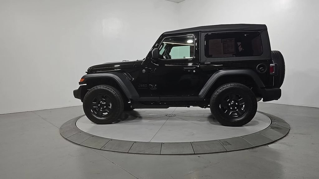 Used 2026 Jeep Wrangler Sport AWD/4WD image 2