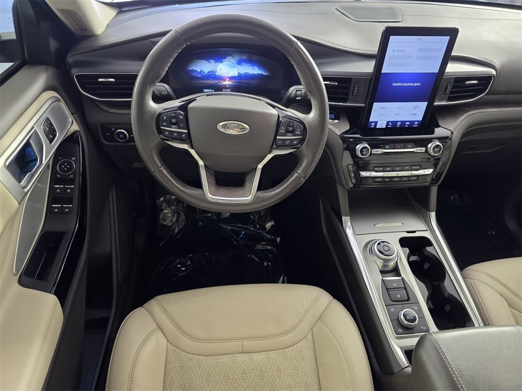 Used 2023 Ford Explorer Platinum w/ Technology Package image 13