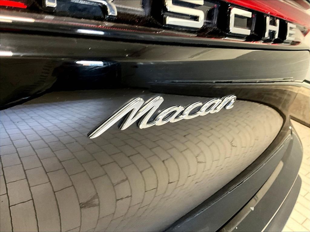 Certified 2023 Porsche Macan image 33