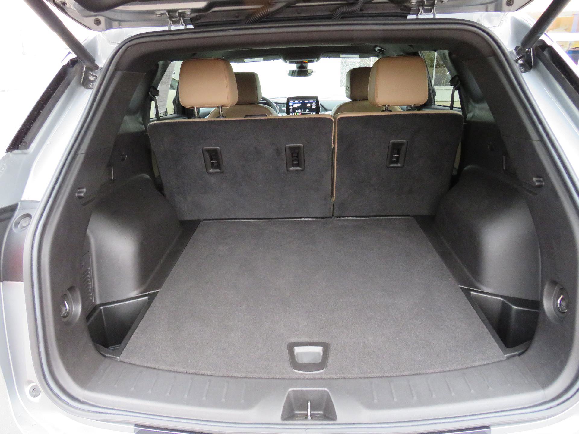 Used 2023 Chevrolet Blazer Premier w/ Driver Confidence II Package image 10