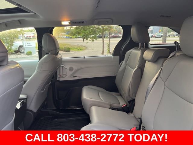 Used 2025 Toyota Sienna XLE image 12