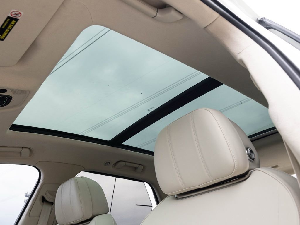 Used 2024 Bentley Bentayga image 51