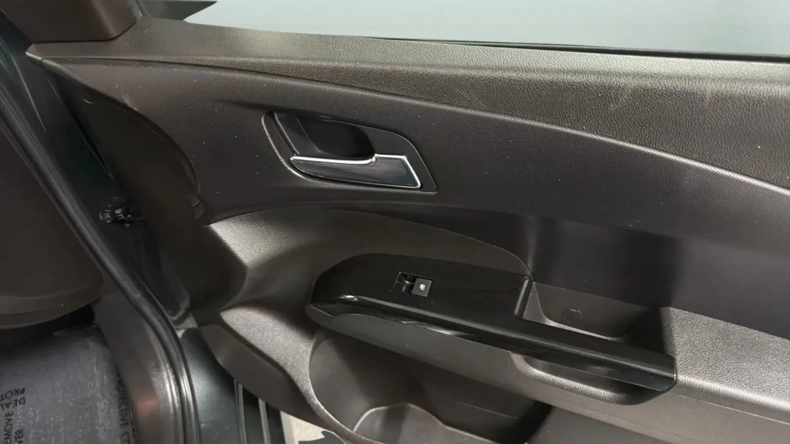 Used 2018 Chevrolet Sonic LT FWD image 17