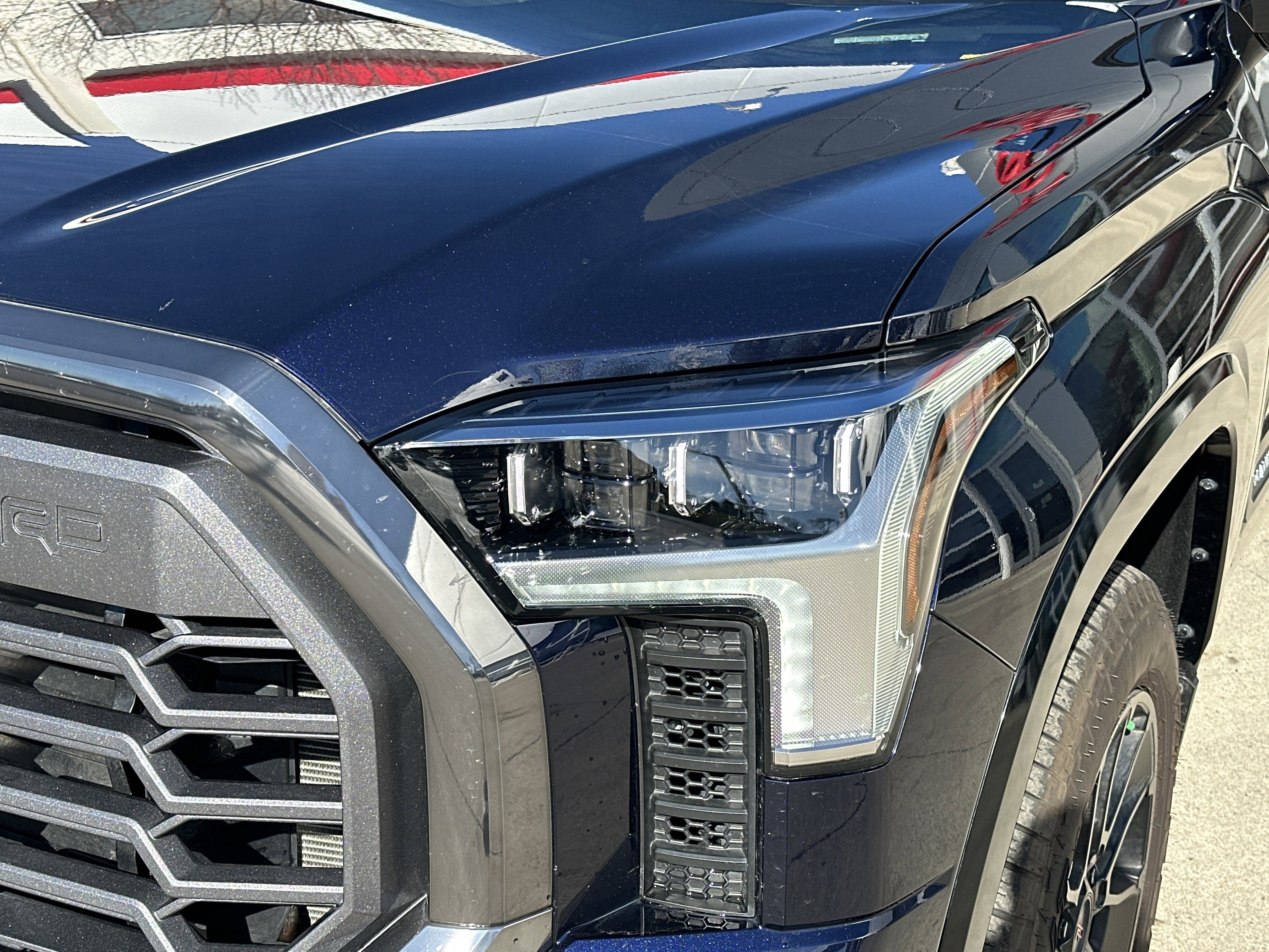 Used 2025 Toyota Tundra Platinum w/ TRD Off-Road Package AWD/4WD image 11