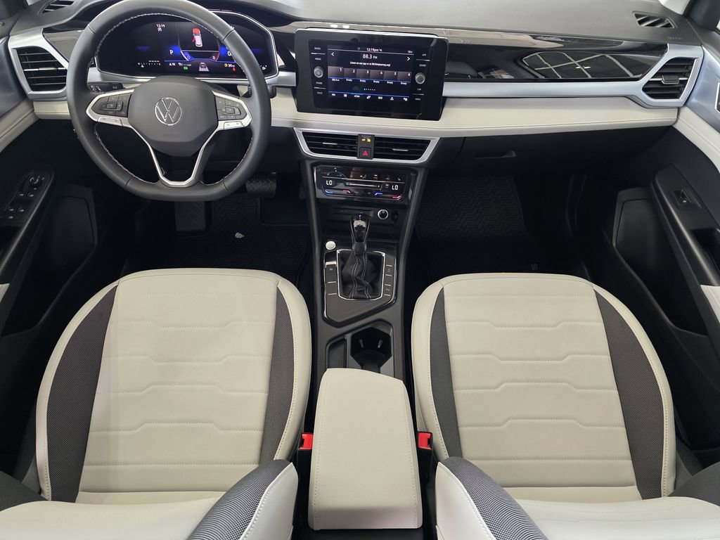 New 2026 Volkswagen Taos SE FWD image 23