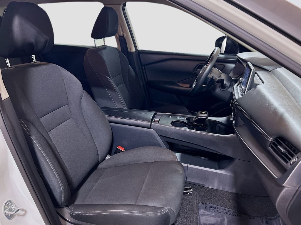 Used 2024 Nissan Rogue S image 24