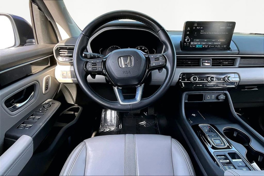 Used 2025 Honda Pilot EX-L image 9