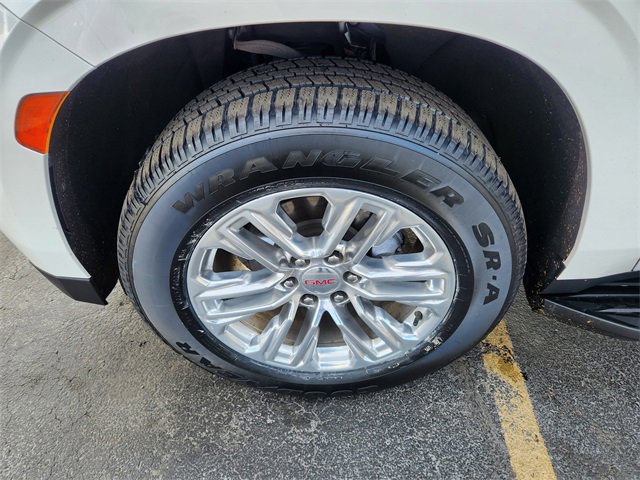 Used 2022 GMC Yukon SLT w/ SLT Premium Package image 10