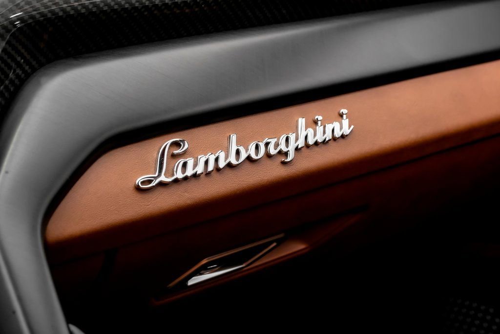 Used 2022 Lamborghini Urus image 24