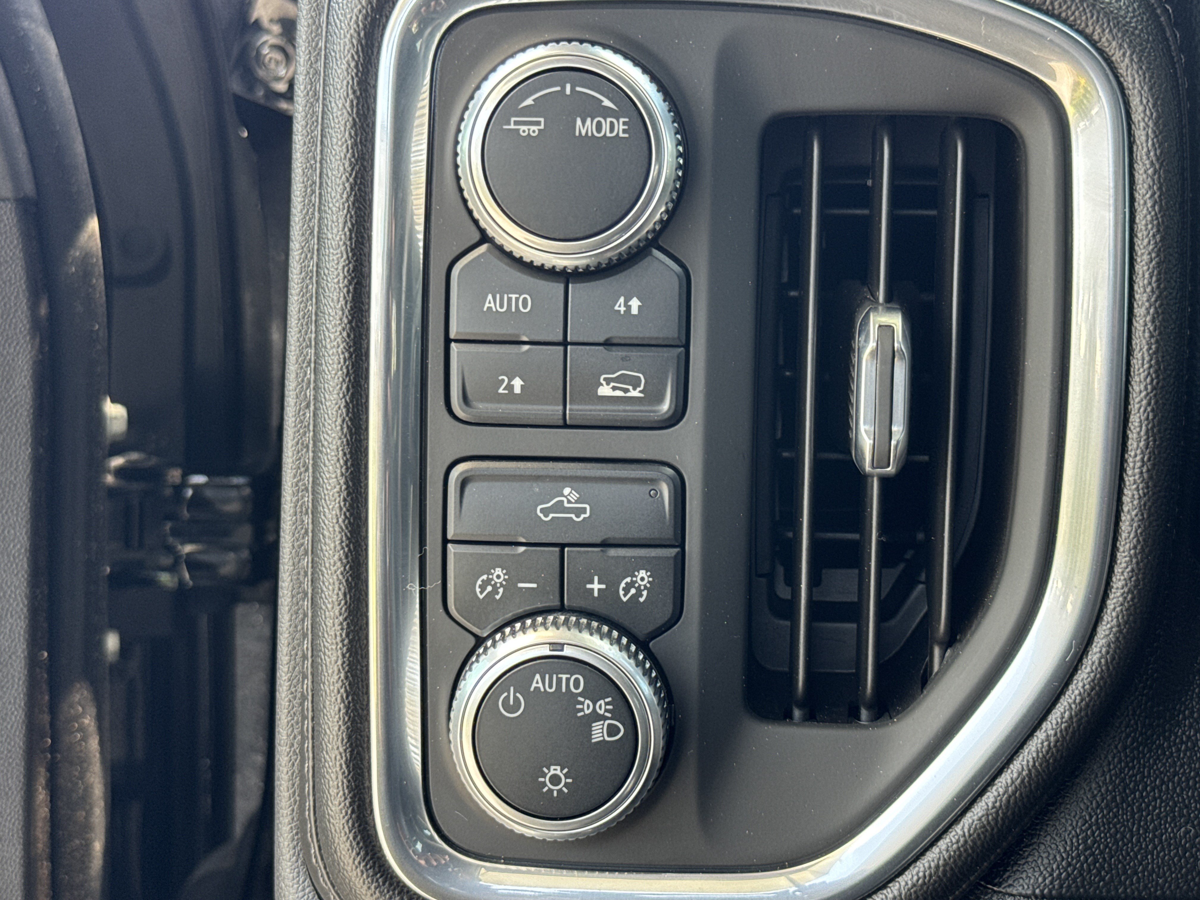 Used 2020 GMC Sierra 1500 SLE w/ SLE Value Package AWD/4WD image 19