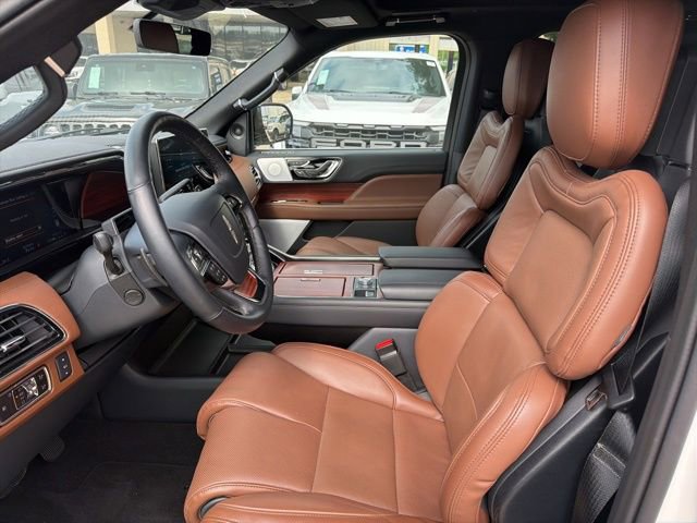 Used 2024 Lincoln Navigator Reserve AWD/4WD image 11