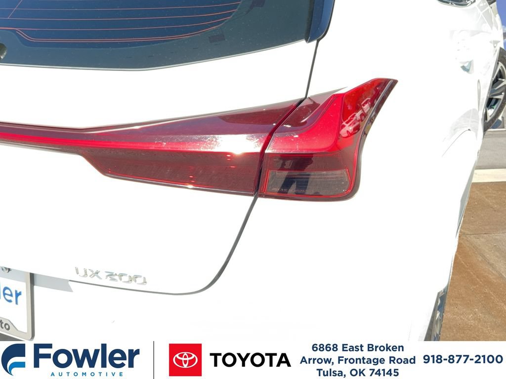 Used 2022 Lexus UX 200 w/ Premium Package FWD image 29