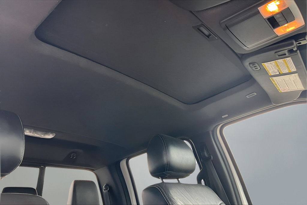 Used 2016 Ford F250 Lariat w/ Lariat Ultimate Package AWD/4WD image 25