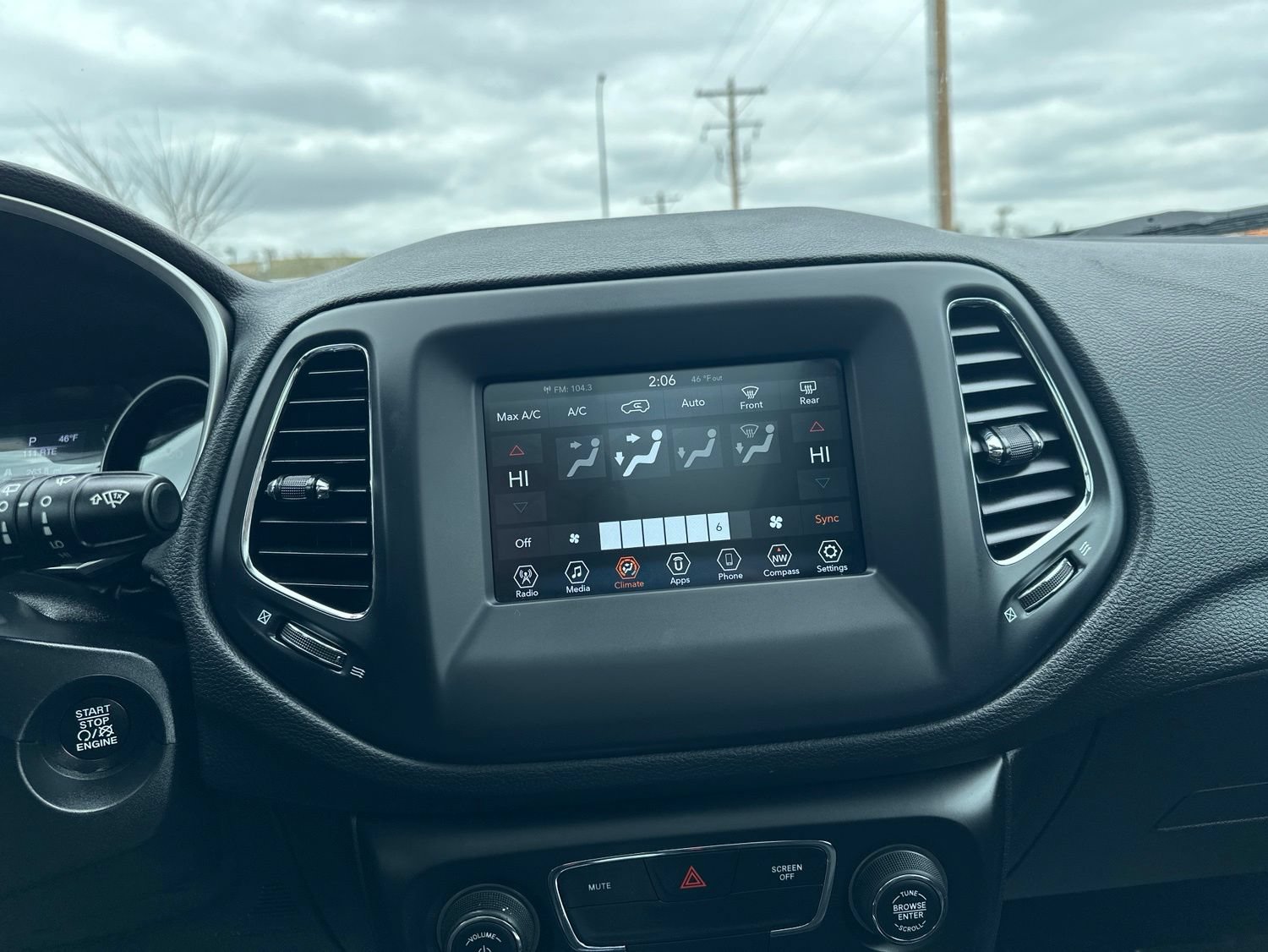 Used 2021 Jeep Compass Latitude w/ Sun and Sound Group AWD/4WD image 48