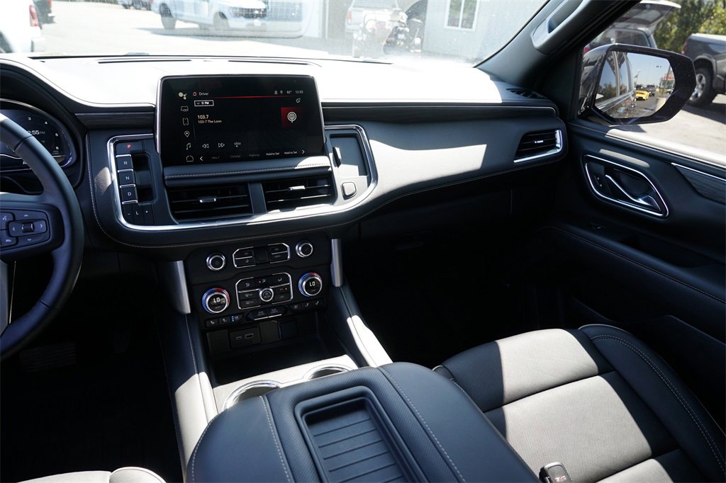 Used 2023 GMC Yukon XL SLT w/ SLT Luxury Package image 21