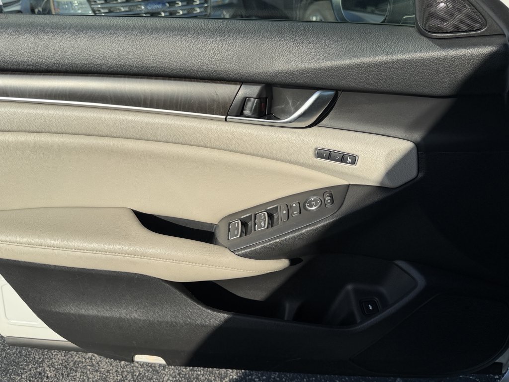 Used 2021 Honda Accord EX-L image 25