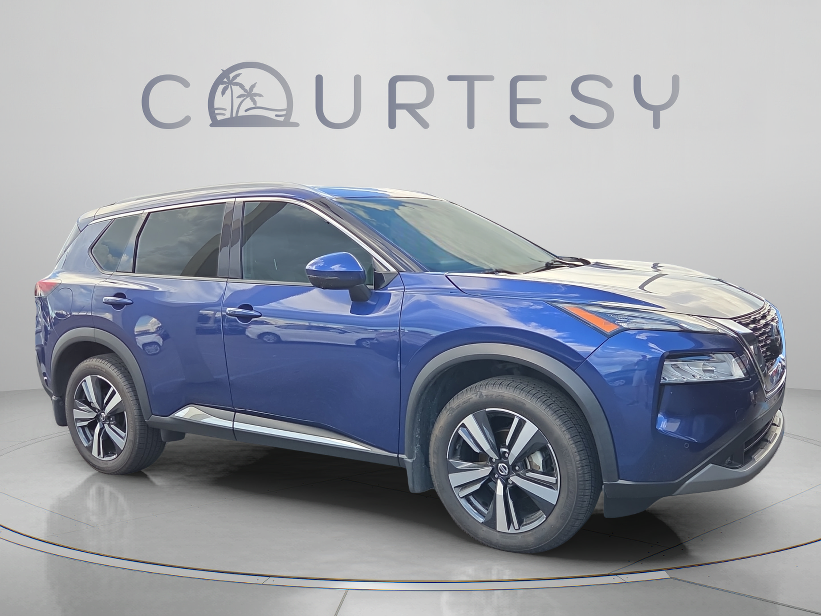 Used 2021 Nissan Rogue SL w/ Premium Package FWD image 2