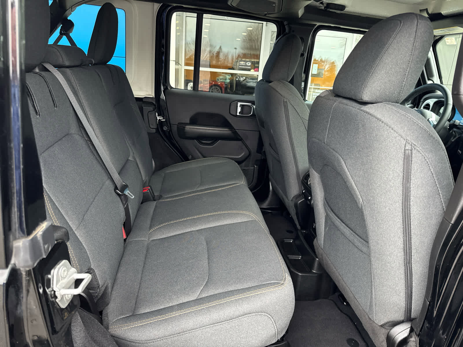 Used 2025 Jeep Wrangler Sahara w/ Safety Group image 5