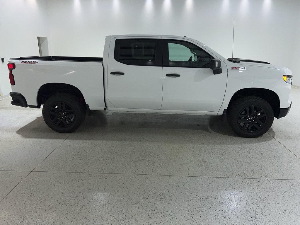 Used 2026 Chevrolet Silverado 1500 LT Trail Boss w/ LT Trail Boss Premium Package AWD/4WD image 6