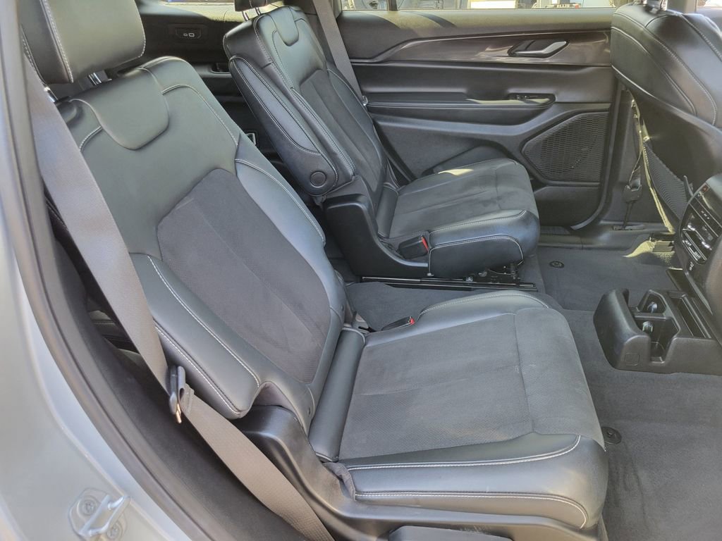 Used 2023 Jeep Grand Cherokee L Laredo AWD/4WD image 20