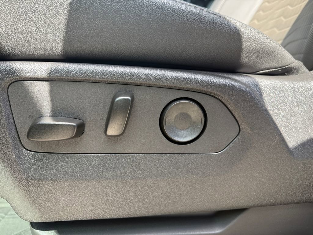 Used 2025 Chevrolet Silverado 2500 ZR2 w/ Technology Package image 16