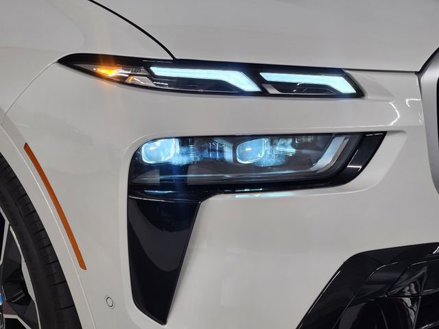 Used 2026 BMW X7 M60i w/ Executive Package image 12