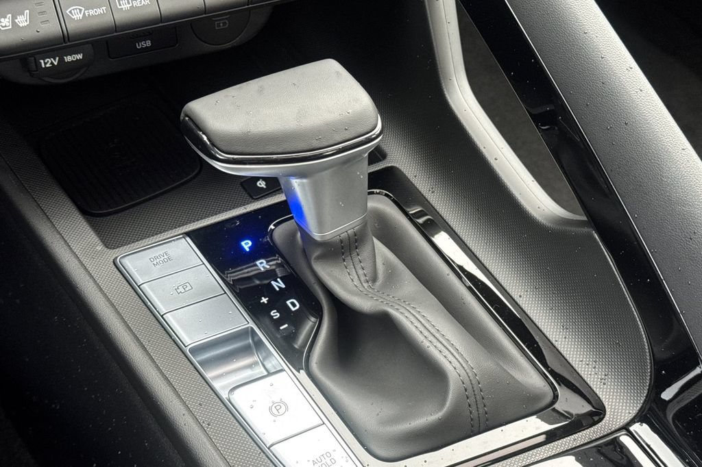 New 2026 Hyundai Elantra Limited FWD image 22
