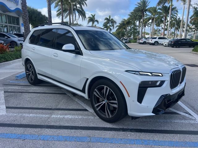 Used 2023 BMW X7 xDrive40i w/ M Sport Package image 4