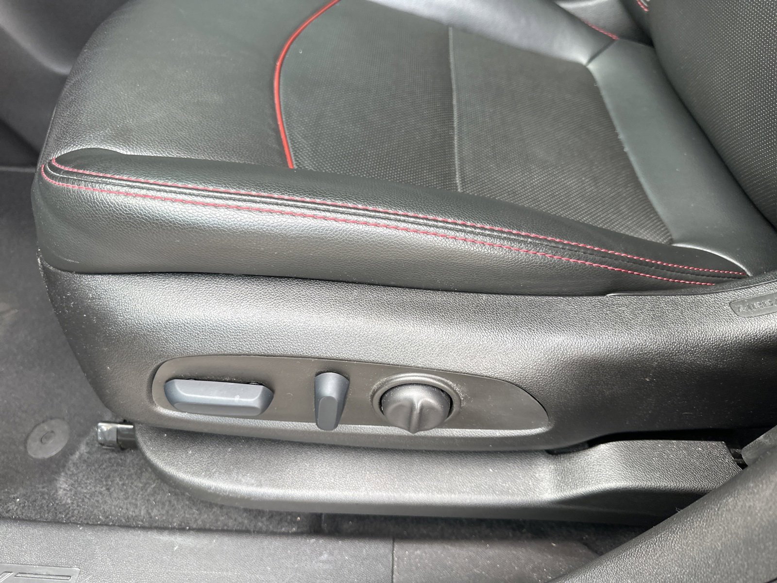 Used 2023 Chevrolet Equinox RS w/ RS Leather Package image 19