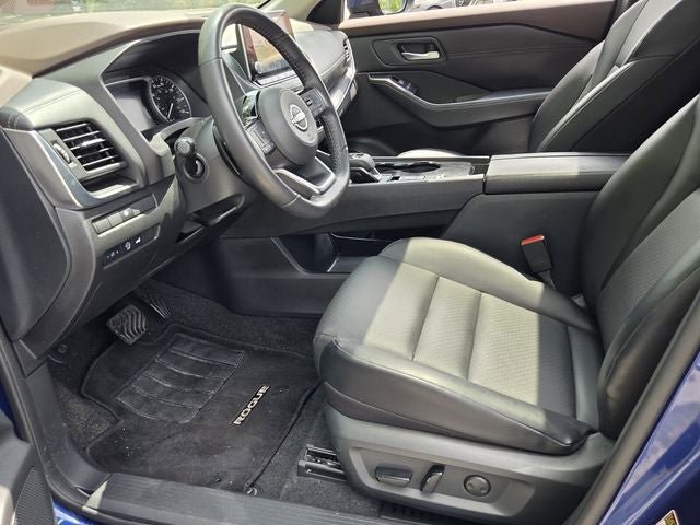 Used 2023 Nissan Rogue SV w/ SV Premium B Package FWD image 15