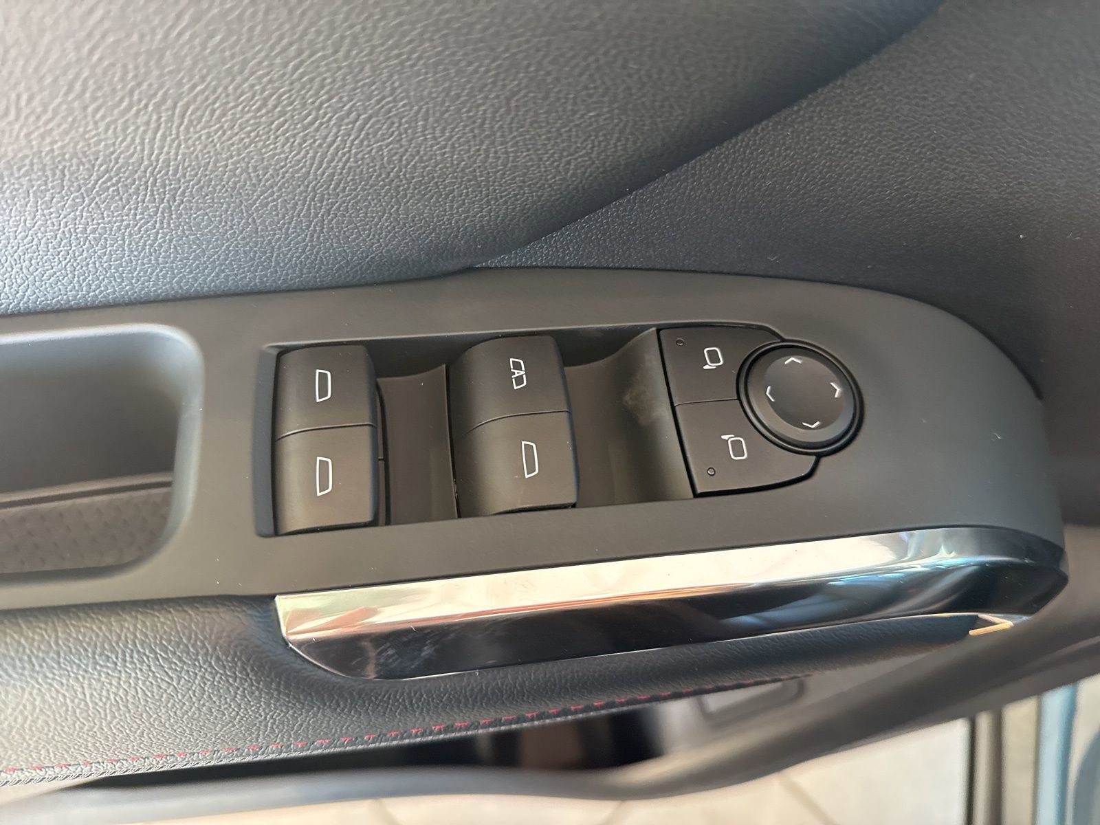 New 2026 Chevrolet Traverse Z71 w/ Driver Confidence Package image 19