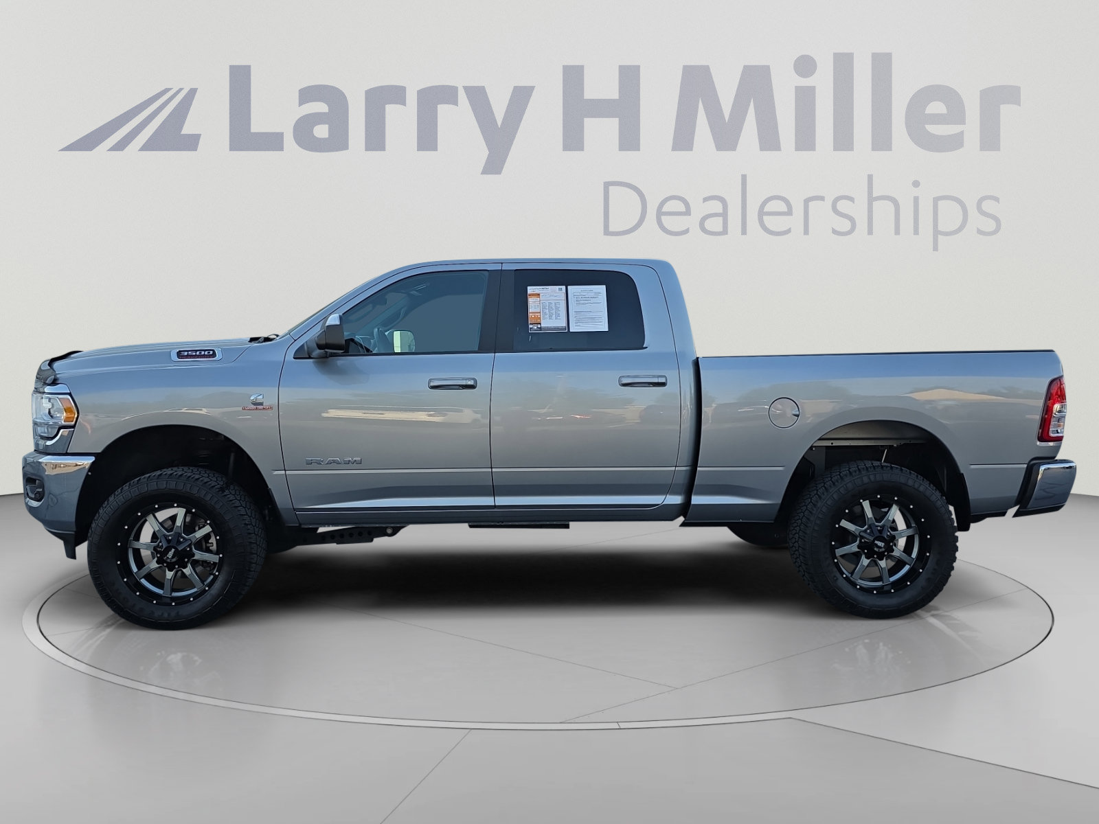 Used 2021 RAM 3500 Big Horn w/ Level 1 Equipment Group AWD/4WD image 2