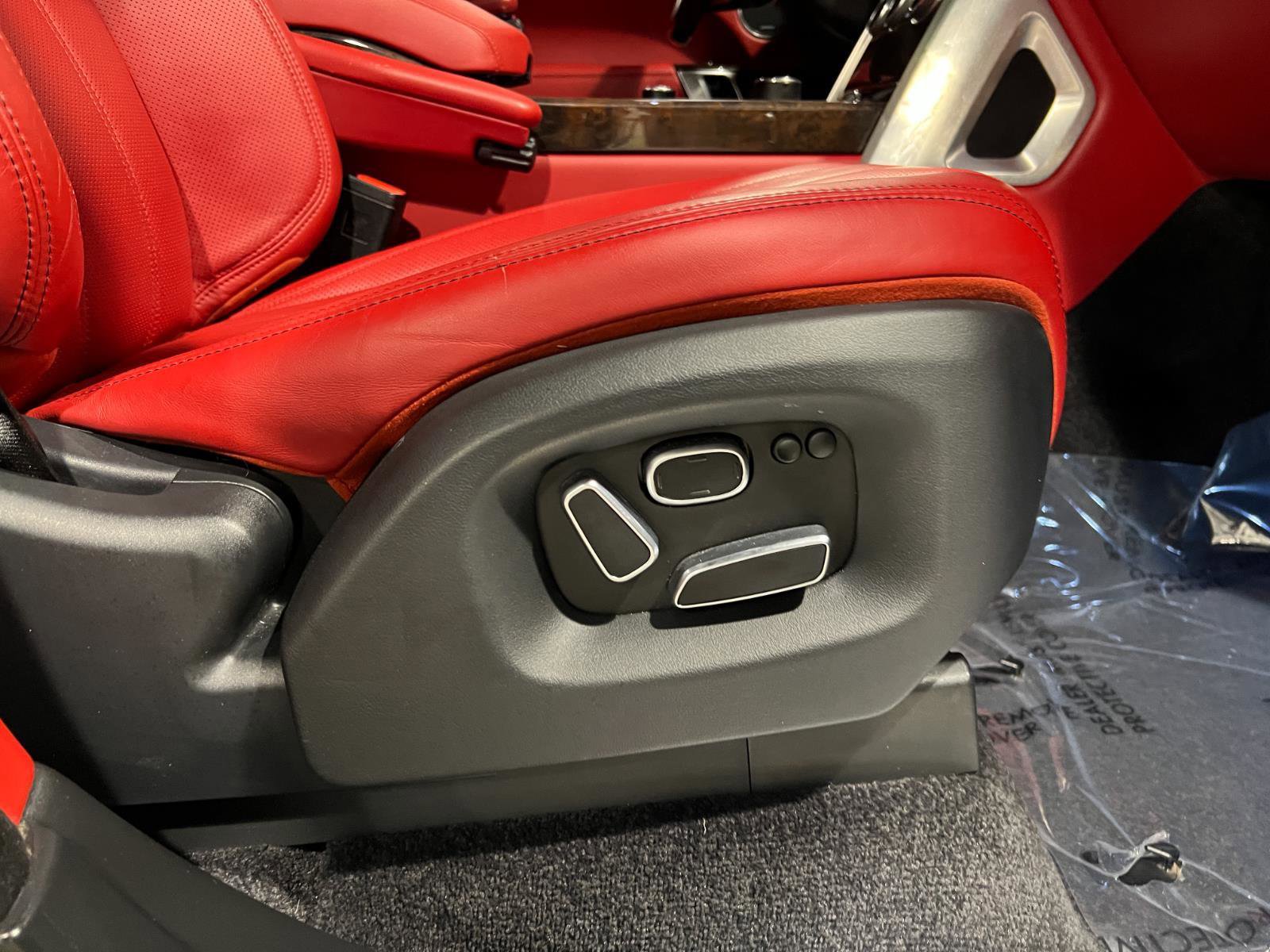 Used 2015 Land Rover Range Rover Autobiography image 48