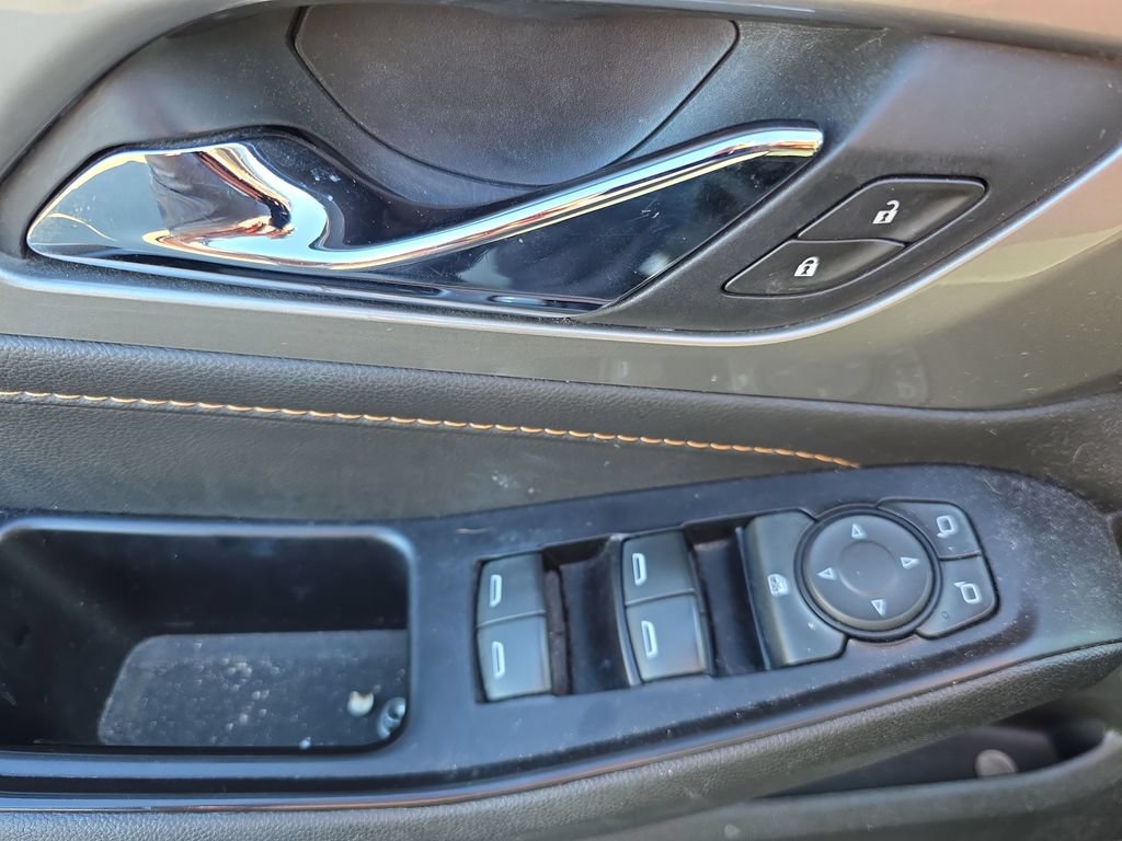 Used 2020 Chevrolet Traverse LS FWD image 20