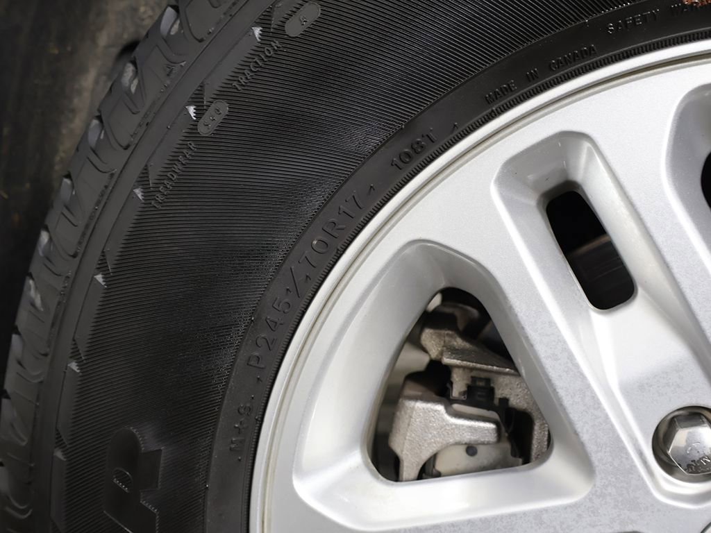 Used 2023 Jeep Grand Cherokee Laredo image 20