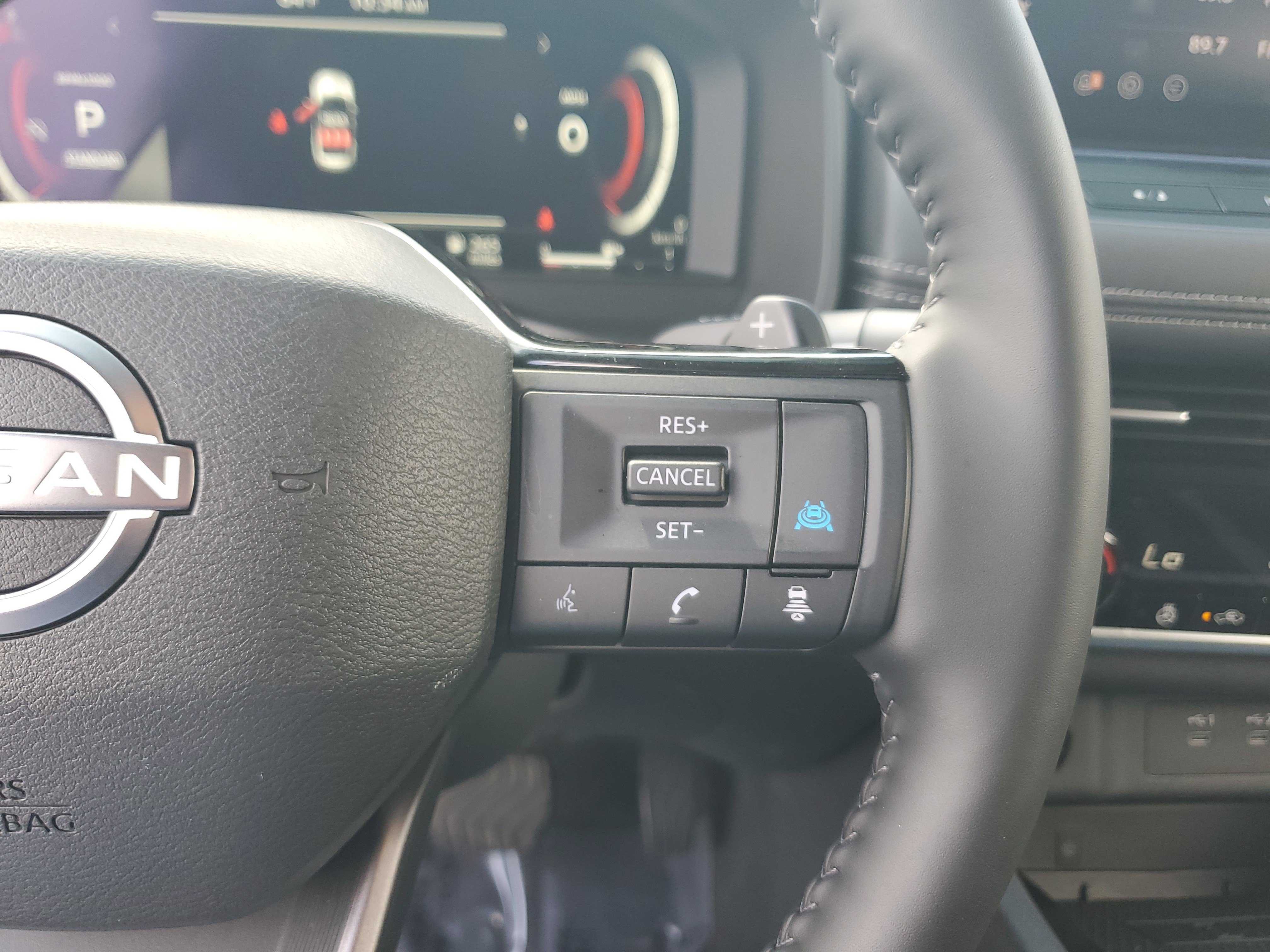 Used 2025 Nissan Rogue SL FWD image 23
