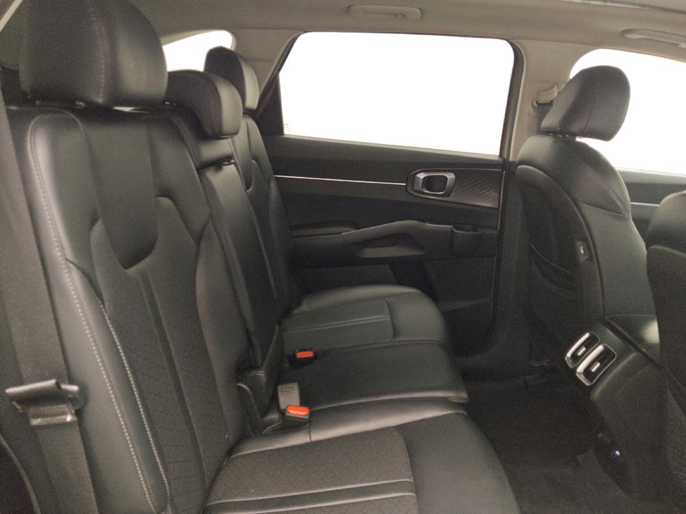Used 2021 Kia Sorento S w/ Panoramic Sunroof Package FWD image 19