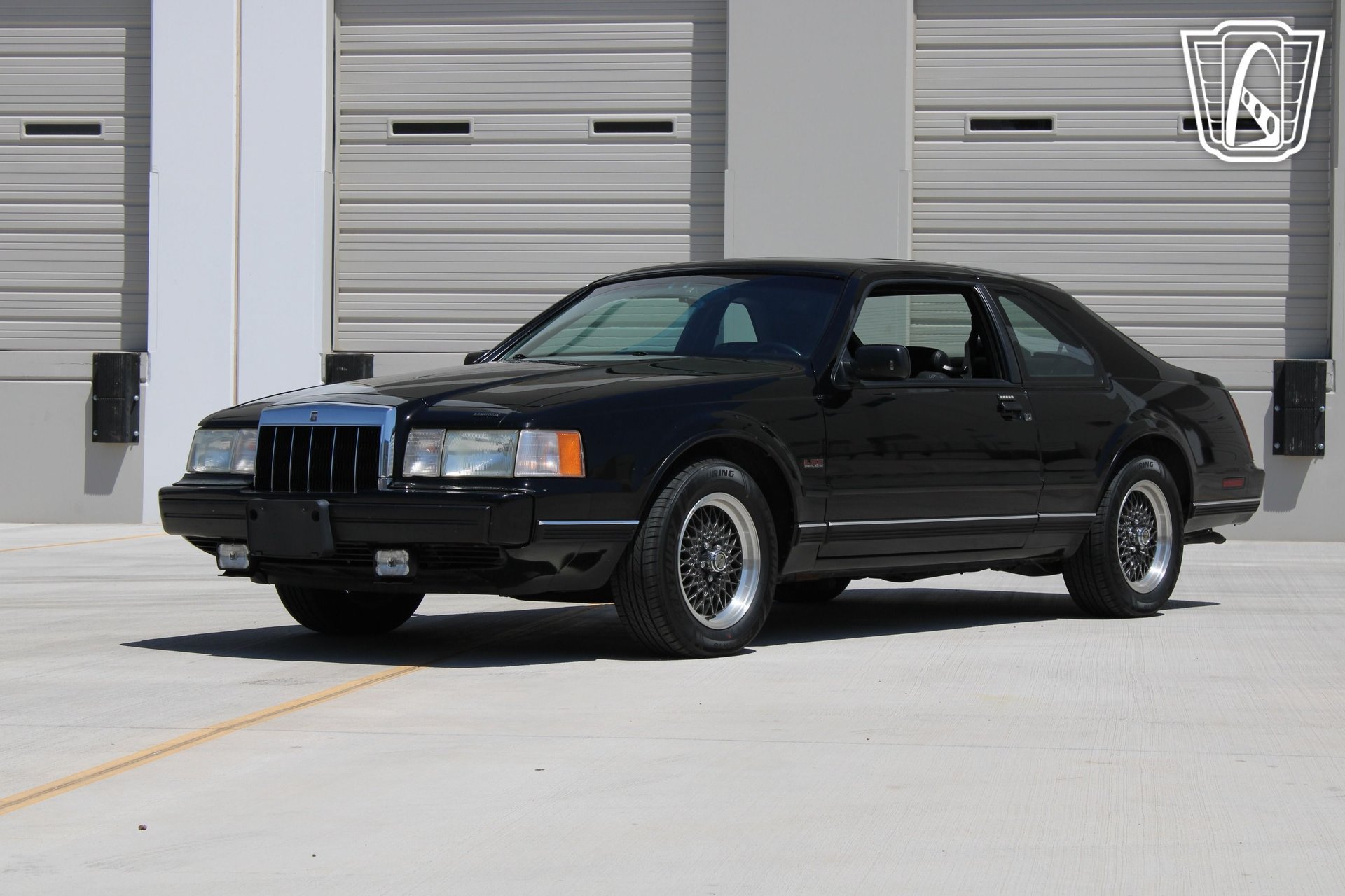 Used 1991 Lincoln Mark VII LSC RWD image 2