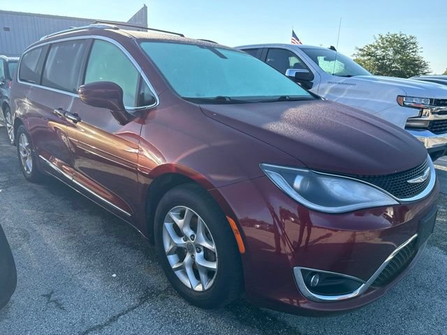 Used 2019 Chrysler Pacifica Touring-L Plus w/ Tire & Wheel Group FWD image 5