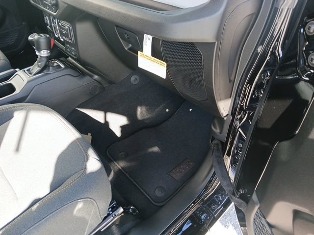 New 2026 Jeep Wrangler Unlimited Sport AWD/4WD image 32