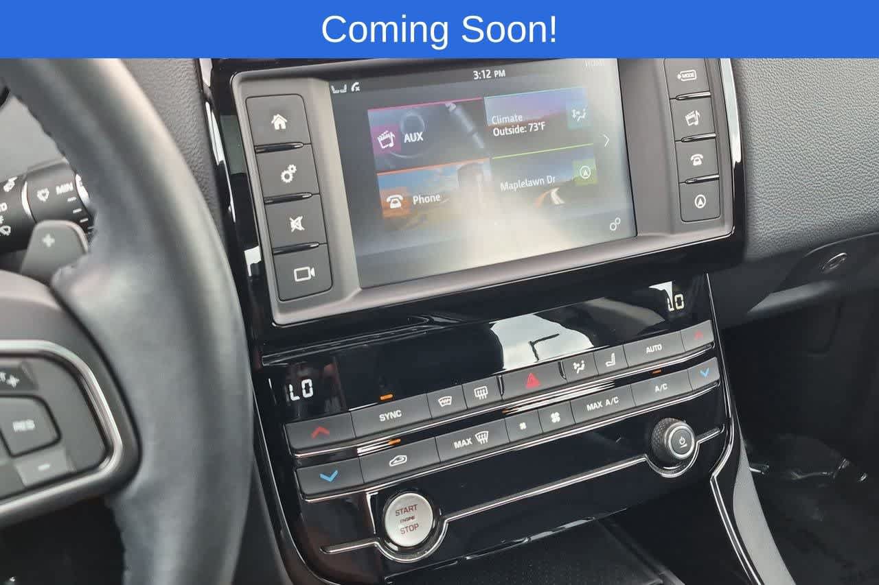 Used 2017 Jaguar XE Premium RWD image 28