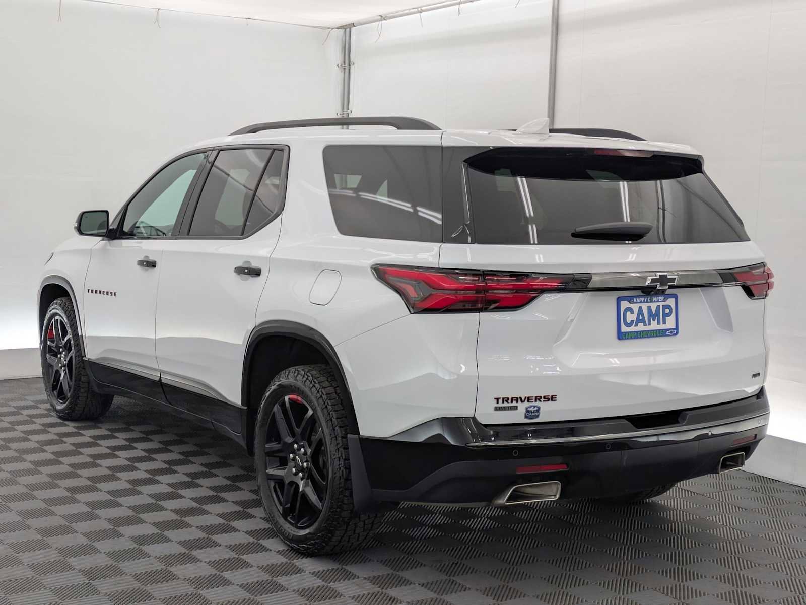Used 2024 Chevrolet Traverse Premier w/ Redline Edition AWD/4WD image 4