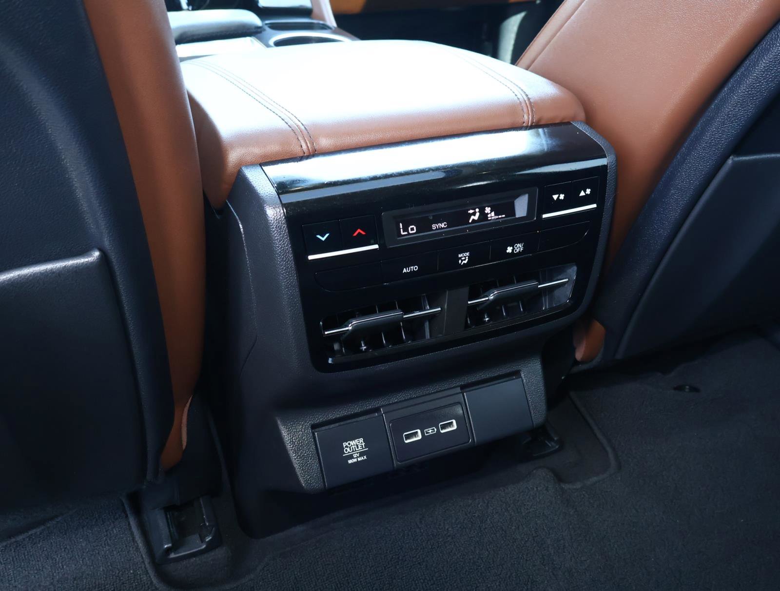 Used 2024 Acura MDX SH-AWD w/ Technology Package image 15